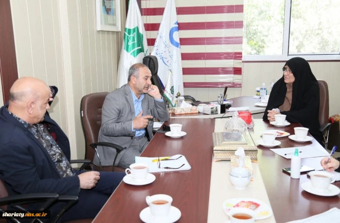 بررسی جایگاه آموزش های مهارتی در انرژی های تجدید پذیر و تکنسین پروری با حضور دکتر عسگر زاده مدیر عامل شرکت تابان و پروفسور محمودی دکترای انرژی های تجدید پذیر از دانشگاه کاسل آلمان و رئیس فنی و نایب رئیس هیئت مدیره ی شرکت یورو سولار 5