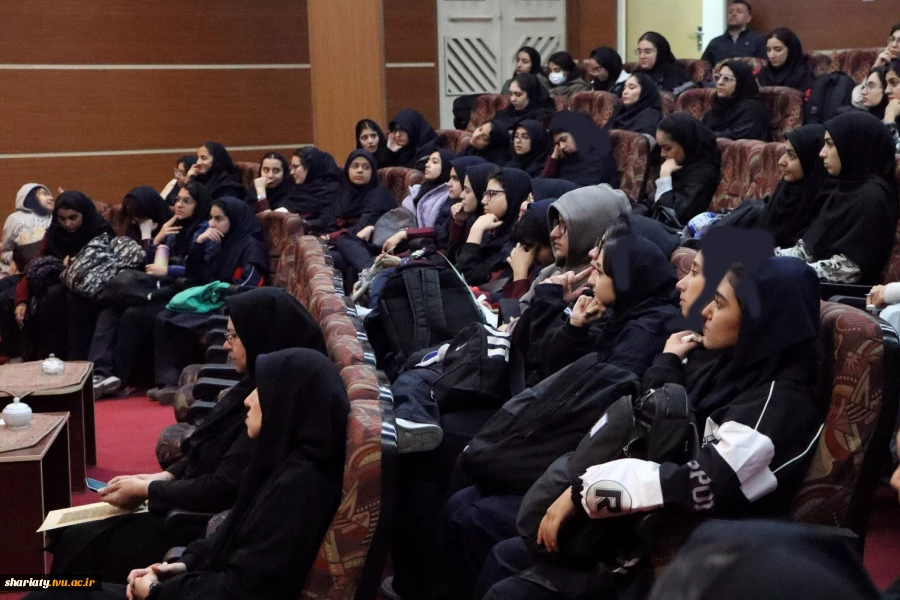 دومین سمینار هفنه کارآفرینی با عنوان "ایده تا کسب و کار" برگزار شد 3