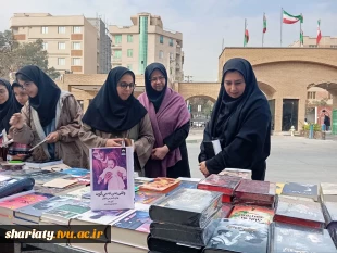 بازدید معاون محترم پژوهش از نمایشگاه کتاب دانشکده  3