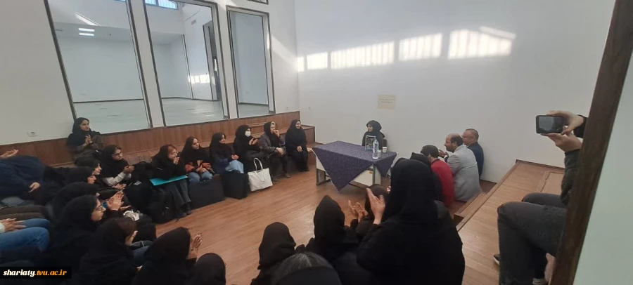 معرفی سه کتاب در سومین روز از هفته ی کتاب و تقدیر از کتابداران دانشکده شریعتی 3