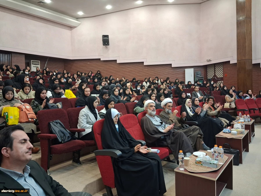 دانشجوی زن، نیروی پیشران اقتصاد آینده ایران، پر کردن شکاف مشارکت اقتصادی با مهارت‌آموزی؛ سخنرانی مشاور اقتصادی رئیس جمهور در آیین گرامیداشت روز دانشجو در دانشکده دکتر شریعتی 3