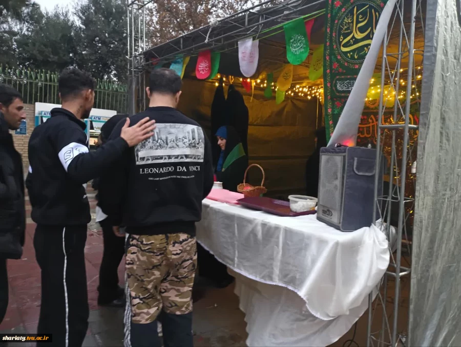 برپایی موکب به مناسبت سالروز ولادت باسعادت حضرت صدیقه طاهره، فاطمه زهرا (سلام‌الله‌علیها) مقابل در دانشکده  9