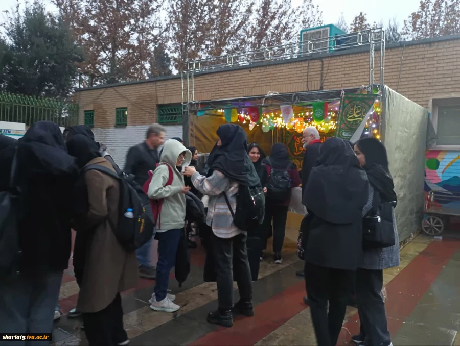 برپایی موکب به مناسبت سالروز ولادت باسعادت حضرت صدیقه طاهره، فاطمه زهرا (سلام‌الله‌علیها) مقابل در دانشکده 2