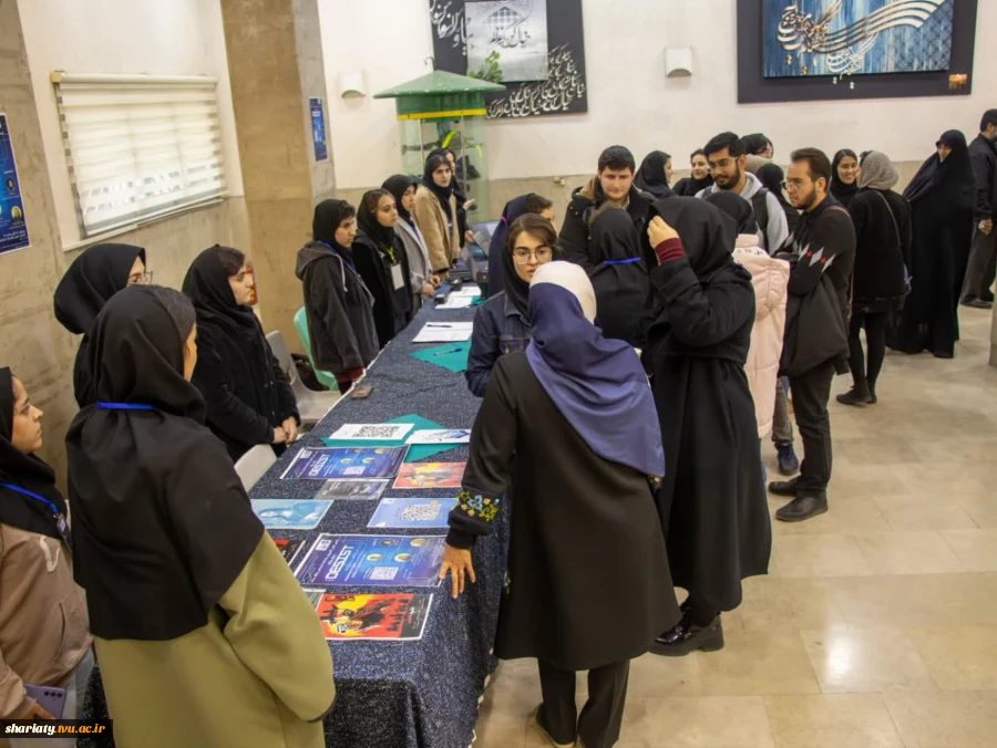 بازدید دستیار سیاسی رسانه‌ای دکتر قالیباف رئیس مجلس شورای اسلامی از  نمایشگاه سمینار کافه علم 8