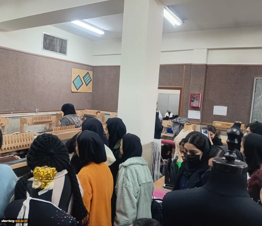 بازدید دانش آموزان هنرستان فنی حرفه ای از دانشکده در هفته پژوهش 3