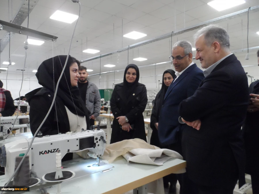 انتخاب دانشکده دکتر شریعتی به عنوان قطب طراحی پوشاک کشور با امضای تفاهم‌نامه دانشگاه ملی مهارت و وزارت کار، تعاون و رفاه اجتماعی 21
