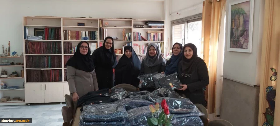 اهدای ۶۴ دست لباس بچه‌گانه از سوی دانشکده دکتر شریعتی به مؤسسه خیریه 3
