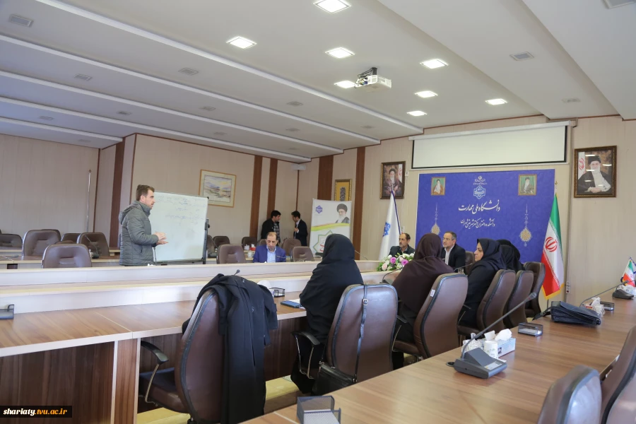 بررسی روند اجرایی فرآیند جذب و گفتگو با متقاضیان 7