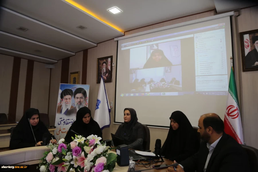 ارائه مطالبات کارکنان توسط خانم ضحاکی نماینده دانشکده شریعتی  4