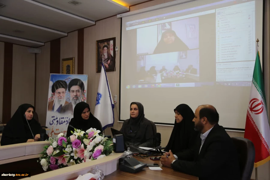 ارائه مطالبات کارکنان توسط خانم ضحاکی نماینده دانشکده شریعتی  5