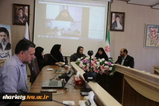 ارائه مطالبات کارکنان توسط خانم ضحاکی نماینده دانشکده شریعتی  7