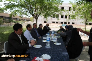 بازدید رئیس دانشگاه ملی مهارت از گلخانه دانشکده شریعتی و گفتگو با اساتید و دانشجویان 5