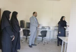 بازدید رئیس دانشکده به‌همراه معاون پژوهش و فناوری و معاون اداری، مالی و مدیریت منابع از روند فعال‌سازی عملیاتی آزمایشگاه نوین انرژی‌های تجدیدپذیر خورشیدی در دانشکده 5