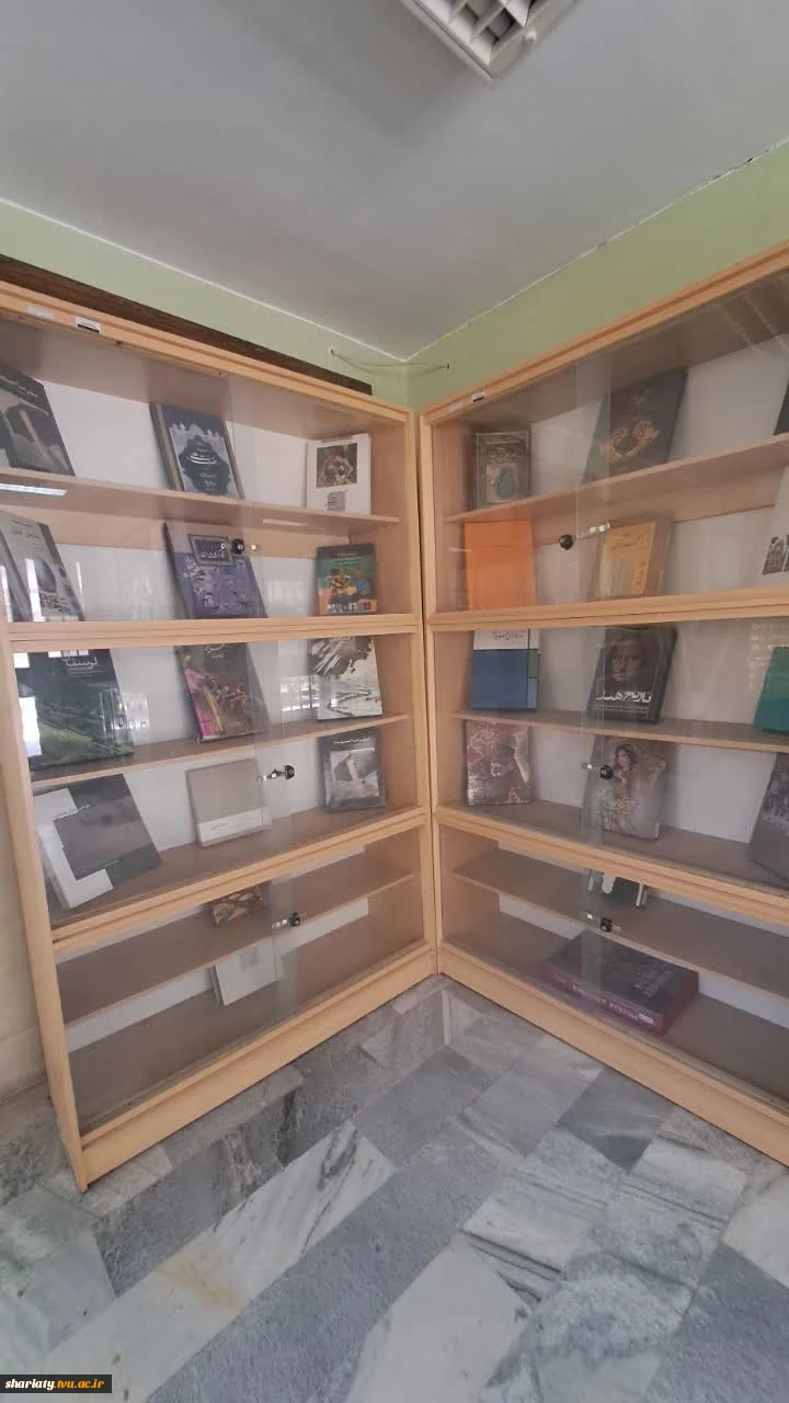 گزارشی از روند فعالیت های کتابخانه ی دانشکده در ایام برگزاری نمایشگاه کتاب  5