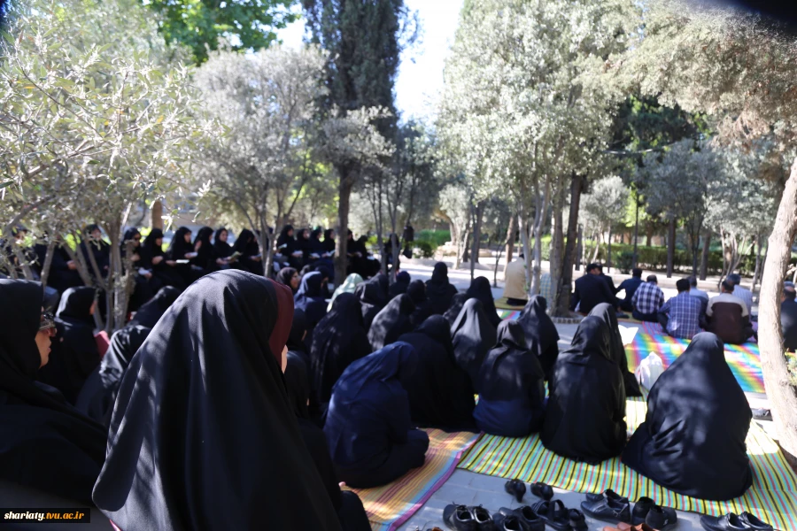 برگزاری مراسم معنوی زیارت عاشورا در جوار مرقد مطهر شهدای خوشنام دانشکده 4