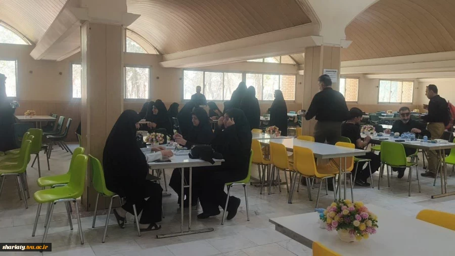 آغاز میزبانی دانشکده شریعتی از کاروان زیارتی دانشگاه ملی مهارت استان فارس جهت حضور در مراسم  وداع با رهبر شهید 10
